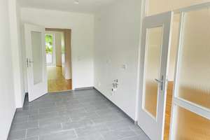 Schöne 3-Zimmer-Wohnung im Hochparterre mit zwei Balkonen