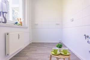 Großzügige 2-Raum-Wohnung mit Balkon, Bad mit Handtuchheizkörper – Stollberger Str. 45, 9119 Kapellenberg, Chemnitz – Vorschaubild 1