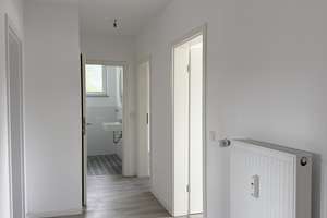 Helle, großzügige 4 Zimmer-Wohnung mit  Gäste-WC