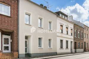 Großzügiges Familienglück: Kernsaniertes Stadthaus mit sonnigem Innenhof in Giesenkirchen – Die vollständige Adresse der Immobilie erhältst du vom Anbieter., 41238 Giesenkirchen-Mitte, Mönchengladbach – Vorschaubild 1