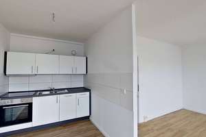Gut geschnittene 3-Zimmer-Wohnung mit BALKON, Badewanne und EBK – Bernhard-Kellermann-Str. 19, 39120 Leipziger Straße, Magdeburg – Vorschaubild 5