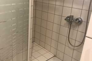 Modernisierte 2-Raum-Wohnung mit Einbauküche in Krefeld – Krefeld – Vorschaubild 2