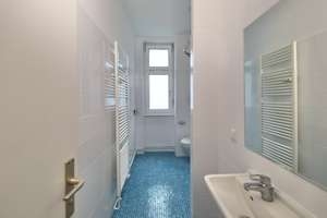 BESTE LAGE ZWISCHEN BRANITZER PLATZ & REICHSSTR. - FRISCH RENOVIERT - TOLL GESCHNITTEN MIT 2 BÄDERN – Kirschenallee 12A kk, 14050 Westend, Berlin – Vorschaubild 3