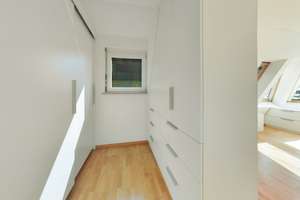 Stilvolle 5,5-Zimmer-Maisonette am Haigst – mit Seltenheitswert: maßgefertigte Einbauten, Weitbli – Die vollständige Adresse der Immobilie erhältst du vom Anbieter., 70597 Haigst, Stuttgart – Vorschaubild 15