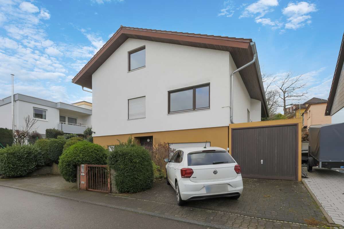 Ein-/Zweifamilienhaus + altes Häuschen auf zwei Grundstücken!, Pforzheim – Bild 2