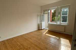 Charmante 3-Zimmer-Wohnung mit Balkon und Dielenboden in sonniger Lage des Kissingen-Viertels – Retzbacher Weg 65, 13189 Berlin – Vorschaubild 1