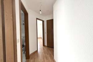 Ruhig und doch zentral: Helle 
Wohnung mit Garagenstellplatz – 70329 Hedelfingen (Ortsteil), Stuttgart – Vorschaubild 4