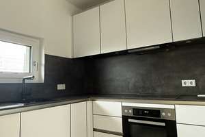 Elegantes Reihenhaus mit 22 qm Süd-West-Terrasse – Paul-Ehrlich-Strasse 42, 61118 Bad Vilbel – Vorschaubild 4