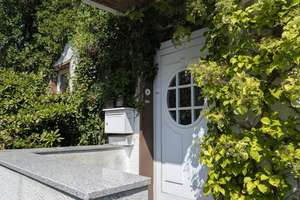 Charmante Doppelhaushälfte mit großem Garten und viel Gestaltungspotenzial in ruhiger Wohnlage – Die vollständige Adresse der Immobilie erhältst du vom Anbieter., 42279 Oberbarmen, Wuppertal – Vorschaubild 2