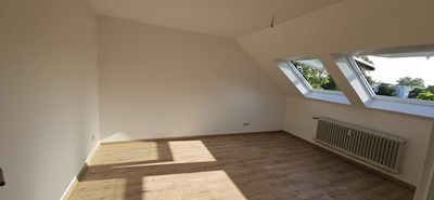 Wohnen in schönem Umfeld: 2-Zimmer-Dachgeschosswohnung in Tübingen