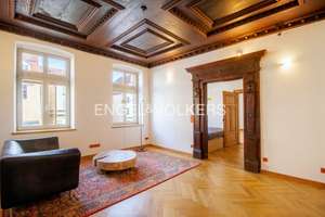 Denkmalgeschützter, stilvoll sanierter Altbau mit Aufzug in der Regensburger Innenstadt – Die vollständige Adresse der Immobilie erhältst du vom Anbieter., 93047 Innenstadt, Regensburg – Vorschaubild 2