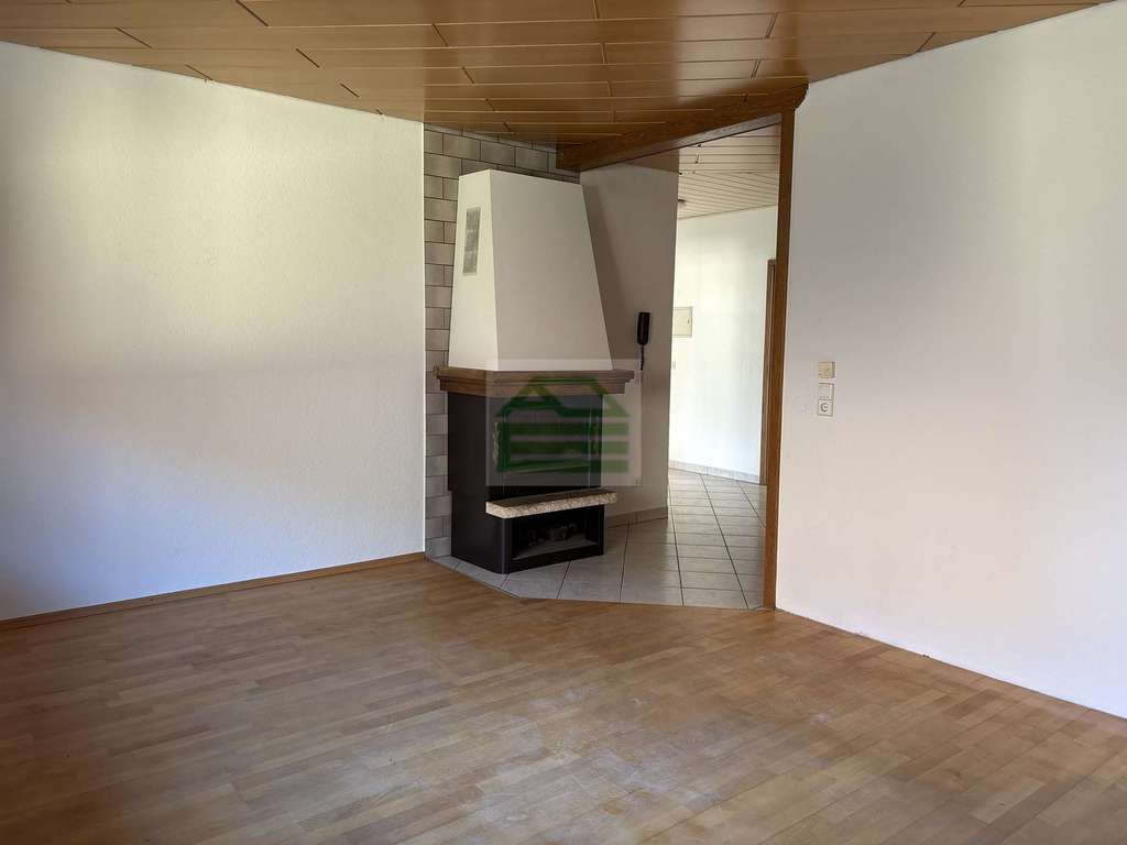 Immobilie in Hohberg - Mehrfamilienhaus (3 Wohnungen) mit Entwicklungspotential - Bild 1