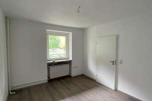 Viel Platz für den Alltag in dieser 5-Zimmer-Wohnung in Hagen – Bergstrasse 31, 58095 Mittelstadt, Hagen – Vorschaubild 2
