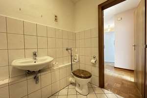 Bezugsfreie 2-Zimmer-Wohnung in gepflegtem Dreiparteienhaus: Wohnen oder Vermieten in LEV-Wiesdorf! – Friedensstraße 37, 51373 Wiesdorf, Leverkusen – Vorschaubild 12