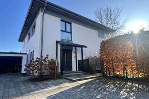großzügige und perfekt ausgestattete Familien-Villa – Die vollständige Adresse der Immobilie erhältst du vom Anbieter., 14476 Groß Glienicke, Potsdam – Vorschaubild 2