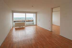 Sehr schön aufgeteilte 3-Zimmer-Wohnung mit traumhaftem Blick und Schwimmbad in Neu-Ulm