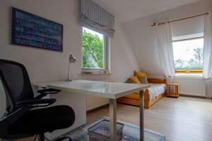 Möbliertes Apartment mit großem Südbalkon und weitem Blick – Die vollständige Adresse der Immobilie erhältst du vom Anbieter., 13089 Heinersdorf, Berlin – Vorschaubild 4
