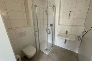 Ruhige 1 Zimmer Wohnung, teilmöbliert, hell, Einbauküche und moderne bodentiefe Dusche – Die vollständige Adresse der Immobilie erhältst du vom Anbieter., 86156 Bärenkeller, Augsburg – Vorschaubild 7
