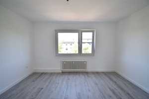 Direkt am Marktplatz! Renovierte 2-Zimmer-Whg mit Balkon in DU-Beeck – Marktplatz 14, 47139 Duisburg – Vorschaubild 3
