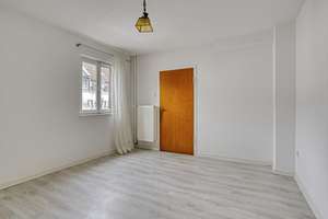 Vielseitiges Wohnhaus mit Einliegerwohnung – Ideal für Familie, Arbeit oder zur Vermietung – Die vollständige Adresse der Immobilie erhältst du vom Anbieter., 51465 Stadtmitte, Bergisch Gladbach – Vorschaubild 8