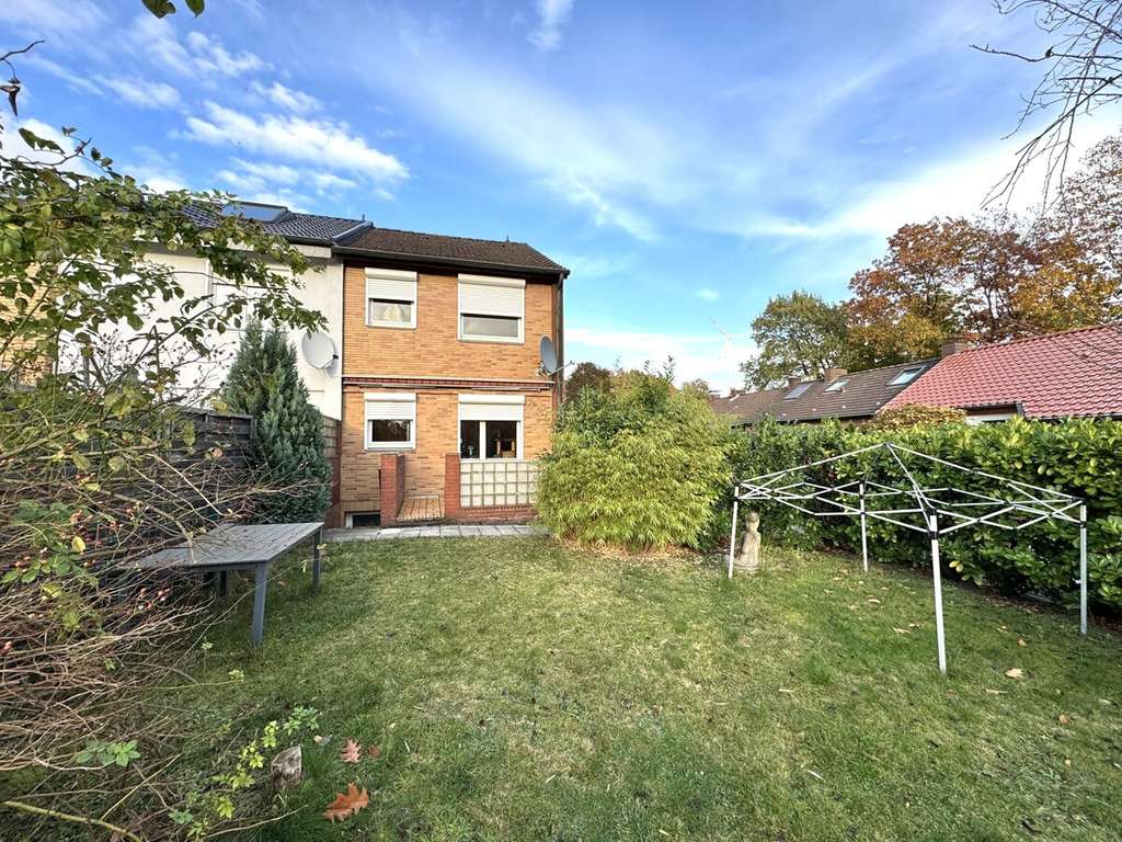 Charmantes Reihenendhaus mit Garten und 9 Meter- Garage!