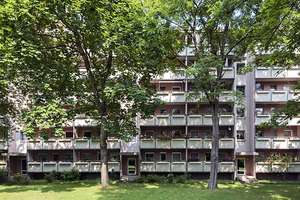 4-Zimmerwohnung in oberster Etage mit Aufzug und Balkon freut sich auf nette Mieter! – Elsterwerdaer Str. 6, 1239 Prohlis-Süd, Dresden – Vorschaubild 1