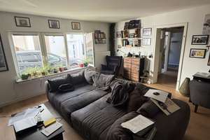 Große Wohnung in ruhiger Hofanlage – modernisiert – 4 Zimmer