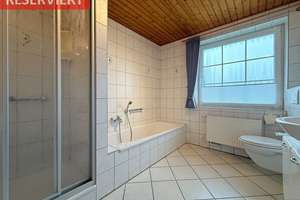 Reserviert: Gepflegter Bungalow mit massiver Garage und Terrasse im Zentralort Viöl – Die vollständige Adresse der Immobilie erhältst du vom Anbieter., 25884 Viöl – Vorschaubild 2