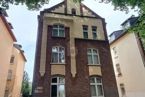 STARK SANIERUNGSBEDÜFTIGES BAUDENKMAL