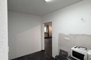 Modernisiertes Einfamilienhaus mit Klimaanlage, großem Hof, Terrasse und elektrischer Toreinfahrt – Die vollständige Adresse der Immobilie erhältst du vom Anbieter., 68229 Friedrichsfeld, Mannheim – Vorschaubild 8