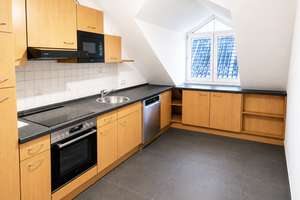 Keine Käuferprovision ! Charmante, sonnige 2-Zimmer-DG-Wohnung mit EBK in Bestlage von Allach – Hauseggerstr.  8, 80999 Untermenzing, München – Vorschaubild 4