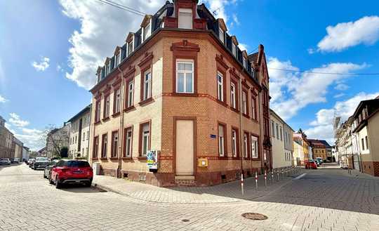 Seltene Investitionschance! Historisches Wohn- und Geschäftshausensemble mit Potenzial in Durlach