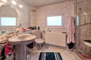 Vielseitiges 3-Fam. Haus(11 Zi, 255 m²) mit zus. Bauoption–perfekt als Generationen-bzw. Mehrf.-Haus – Die vollständige Adresse der Immobilie erhältst du vom Anbieter., 51674 Wiehl – Vorschaubild 6
