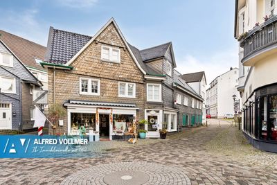 Erstbezug nach Kernsanierung im Altbau!