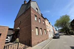 Modernisiertes Zweifamilienhaus mit großer Eigentümerwohnung in Alt-Hamborn! – Die vollständige Adresse der Immobilie erhältst du vom Anbieter., 47166 Alt-Hamborn, Duisburg – Vorschaubild 1