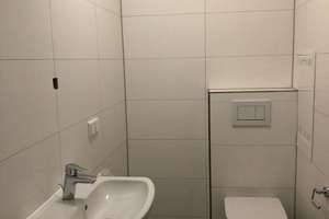 Freundliche 2-Zimmer-EG-Wohnung mit Terrasse, Einbauküche und Einstellplatz in Hannover – Königsberger Ring 34, 30559 Anderten, Hannover – Vorschaubild 5
