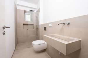Bezugsfreie und frisch sanierte 3-Zimmer-Wohnung mit Balkon – Regensburger Straße 10a, 10777 Wilmersdorf, Berlin – Vorschaubild 7