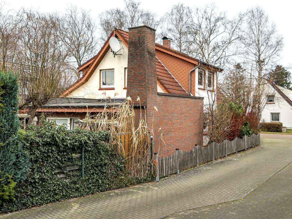 Immobilie in Oldenburg - Für Kapitalanleger: Langfristig vermietetes Einfamilienhaus in ruhiger Wohnlage - Bild 1