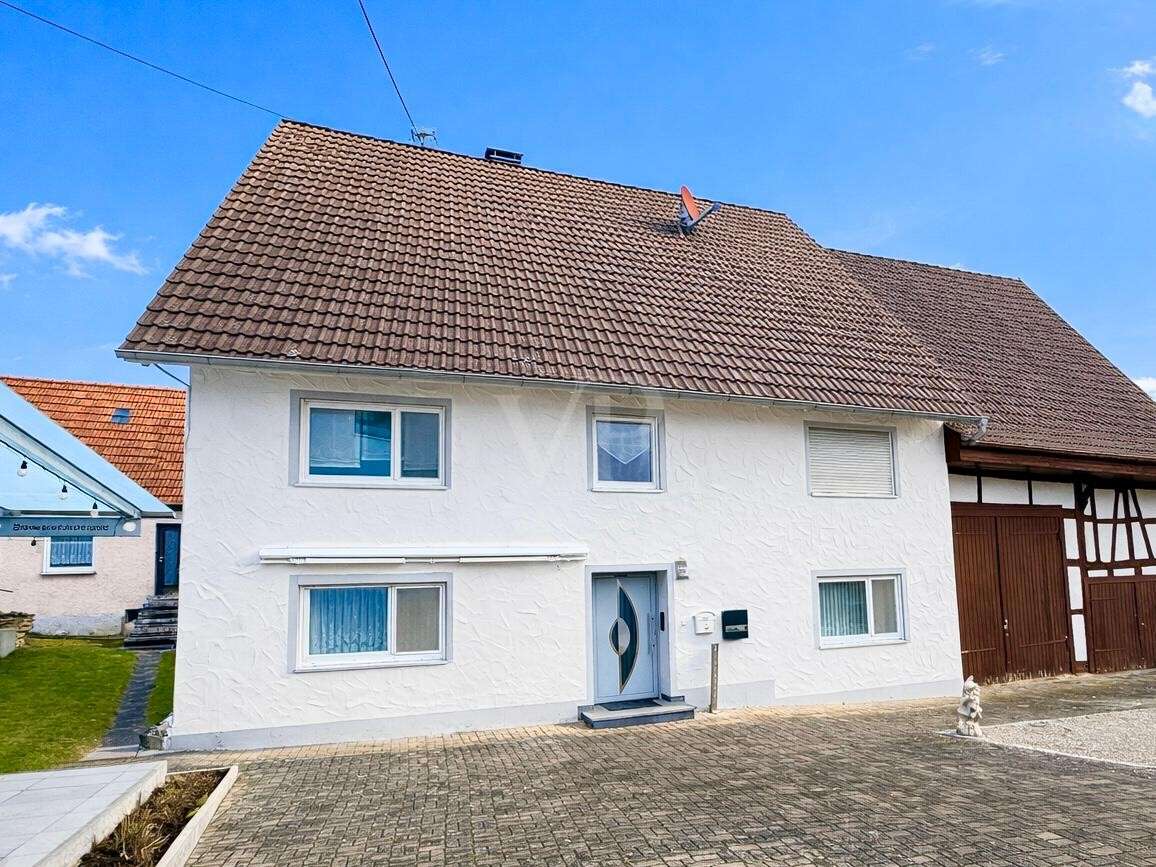 2-Zimmer-Erdgeschosswohnung im Ortskern von Aßmannshardt, Biberach Kreis – Bild 1