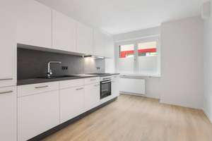 Vollständig renovierte 3-Zi.-Erdgeschosswohnung mit moderner Einbauküche! – Spichernstraße 28, 42103 Elberfeld West, Wuppertal – Vorschaubild 1