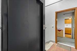 Dachgeschoss Wohnung mit Fahrstuhl und freiem Blick auf die Rennbahn in Ha-Neu! – Die vollständige Adresse der Immobilie erhältst du vom Anbieter., 6124 Südliche Neustadt, Halle (Saale) – Vorschaubild 9