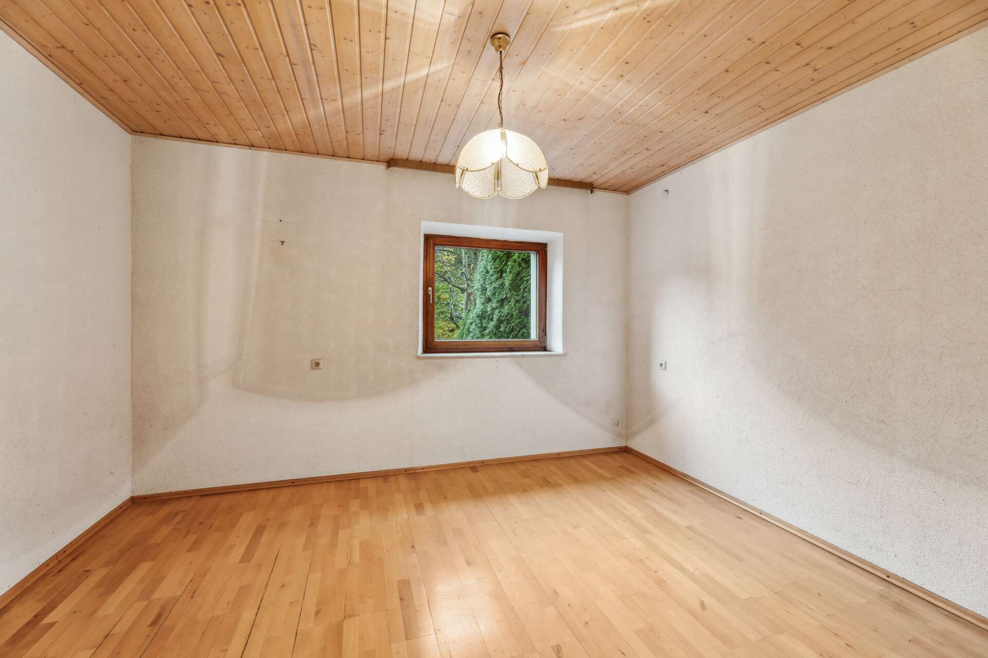 Immobilie in Igensdorf - Mehrfamilienhaus aus dem Dornrösschenschlaf erwacht - Bild 9