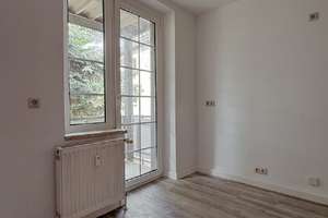 l Tolle 4-Raumwohnung l 2 Bäder l 2 Balkone l ruhige familiäre Lage – Charlottenstraße 71a, 9126 Gablenz, Chemnitz – Vorschaubild 3