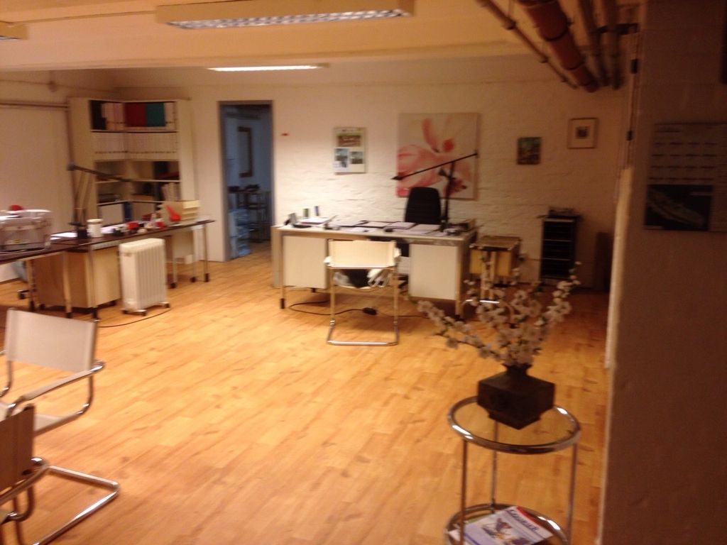 Souterrain -2 Min bis zum Bahnhof-