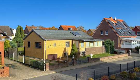 Bild von Bungalow mit Wintergarten, Vollkeller und Garage in ruhiger Lage – viel Potenzial für Familien