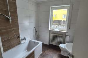 2-Familienhaus mit 5 Zimmer Wohnungen und Möglichkeit einen zusätzlichen Bauplatz zu erwerben – Die vollständige Adresse der Immobilie erhältst du vom Anbieter., 93077 Bad Abbach – Vorschaubild 11