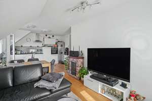 Vermietete 2,5 -Zimmer-Dachgeschoss-Wohnung in Nürnberg - Brunn – Die vollständige Adresse der Immobilie erhältst du vom Anbieter., 90475 Brunn, Nürnberg – Vorschaubild 3