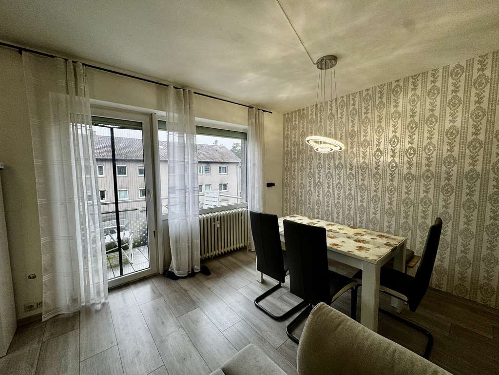 Immobilie in Hügelsheim - Großzügige 5-Zi.-Wohnung im Grand Centre Ring – Balkon, EBK & zwei Stellplätze inklusive - Bild 3