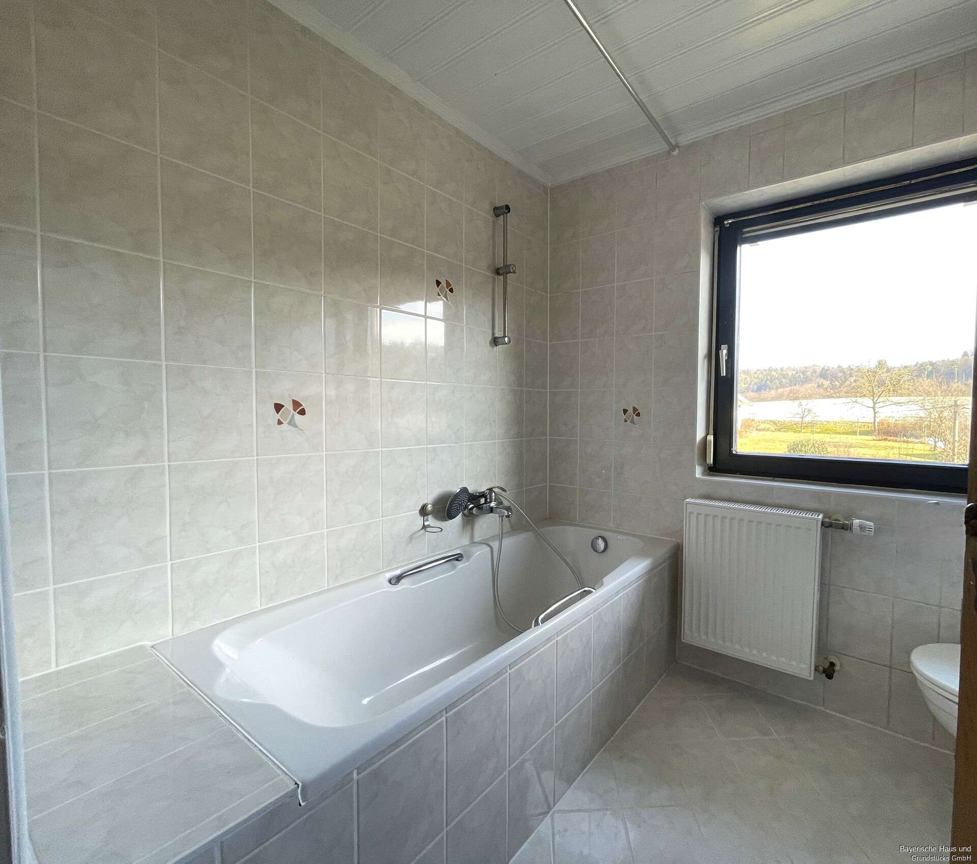 Immobilie in Winzer - Schönes Zweifamilienhaus mit Garten - familienfreundlich & vielseitig! - Bild 9