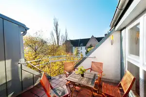 Möblierte Dachgeschosswohnung mit Dachterrasse und exzellenter Anbindung – Berlin – Vorschaubild 9